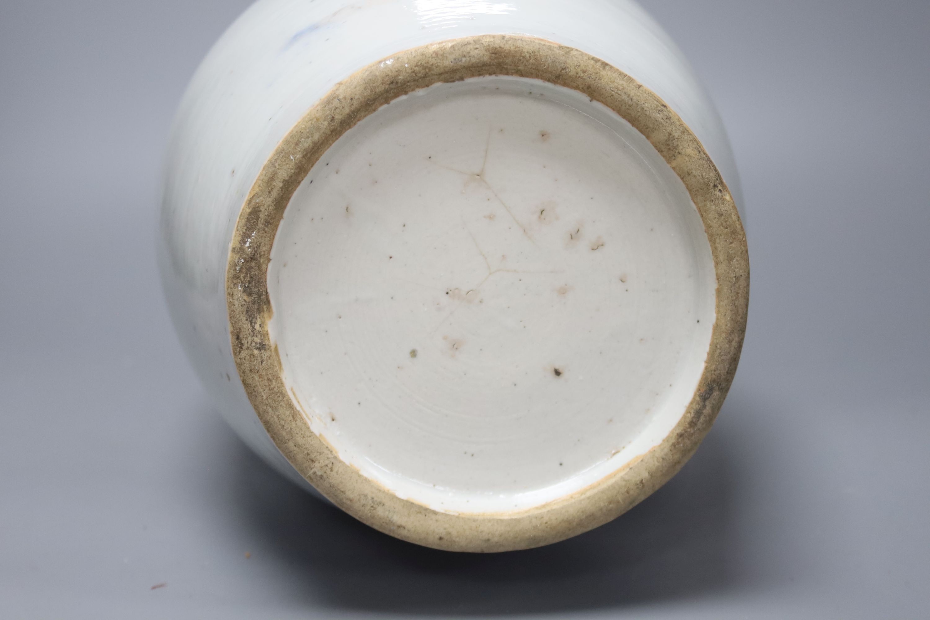 A large early 20th century Chinese blue and white vase 43cm
